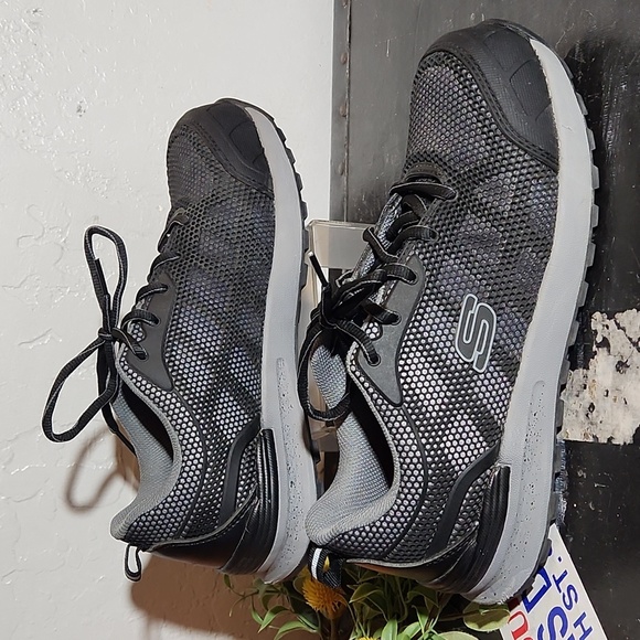 SKECHERS Men´s 8 Oil Slip Resistant Hatd Toe Black